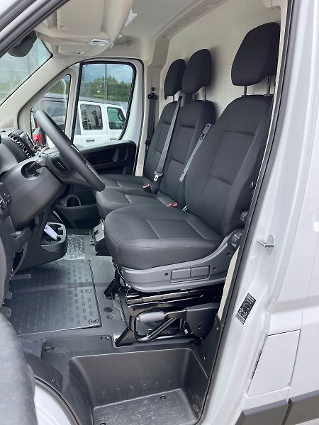 Fiat Ducato (2026) Light L2H1 2,2 MTJ 140k VAN 35 - fotka 8 z 10