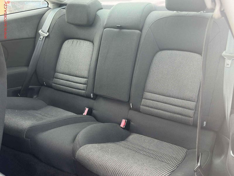 Peugeot 407 (2006) 2.2i, xenon, autoAC - fotka 10 z 18