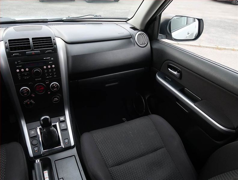 Suzuki Grand Vitara (2012) 2.4 VVT, LPG, 4X4, Serv.kniha - fotka 8 z 17