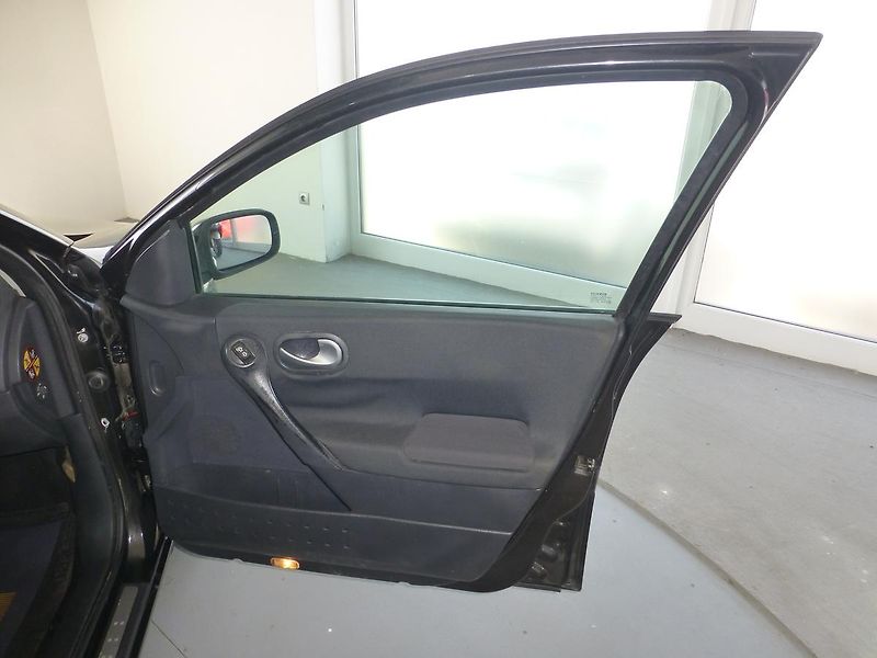 Renault Mégane (2004) 1,6-83KW*KLIMATIZACE**ALU KOLA - fotka 17 z 24