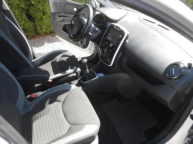 Renault Clio COMBI, 1,5dcI, navi, chrom - fotka 13 z 26