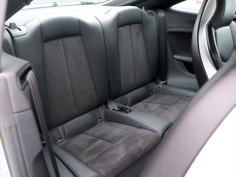 Audi TT 2,0 TFSI 169kW Quattro S-Line - fotka 13 z 38