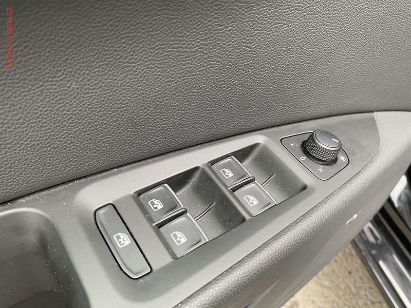 Seat Leon (2020) 2.0 TDi, Xcellence, DSG, LED - fotka 13 z 20