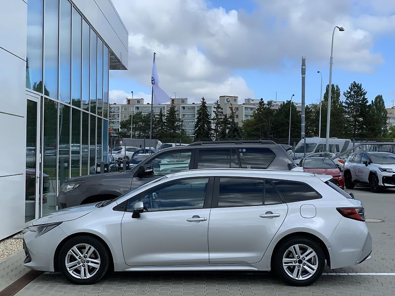 Toyota Corolla TS COMFORT STYLE 1.8 HEV 90kW - fotka 14 z 28