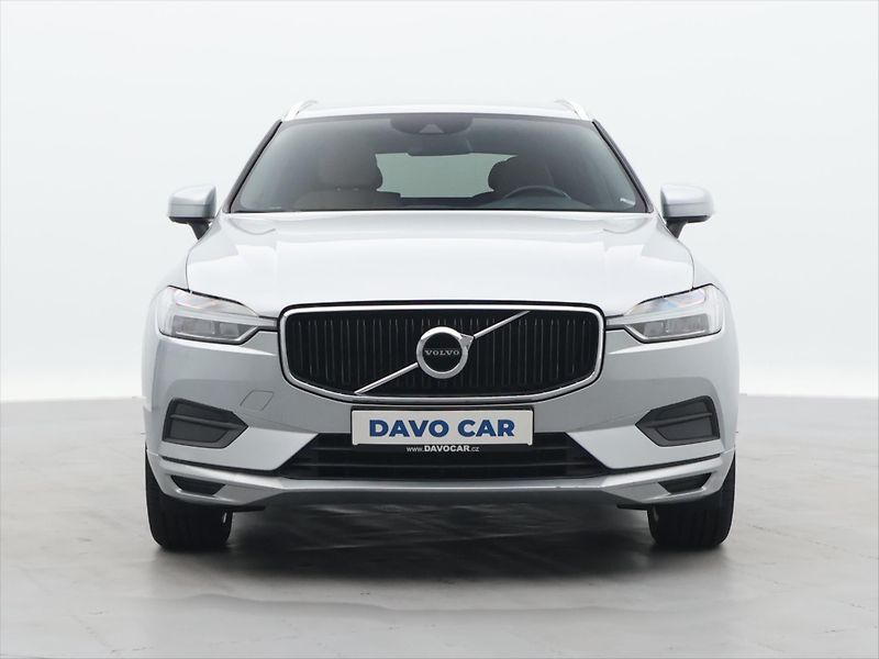 Volvo XC60 2,0 D4 140kW AWD Auto - fotka 2 z 29
