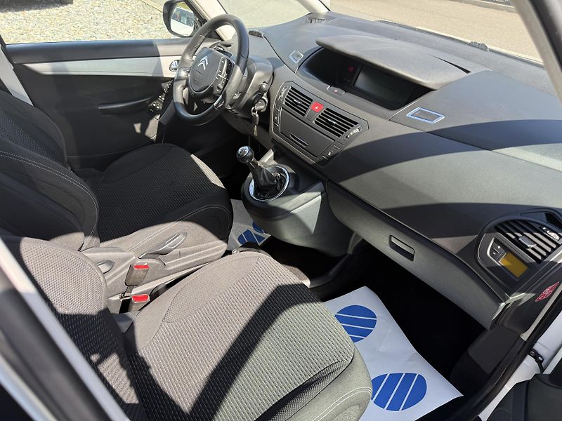 Citroën C4 Picasso 1.6i 88 KW - fotka 9 z 12