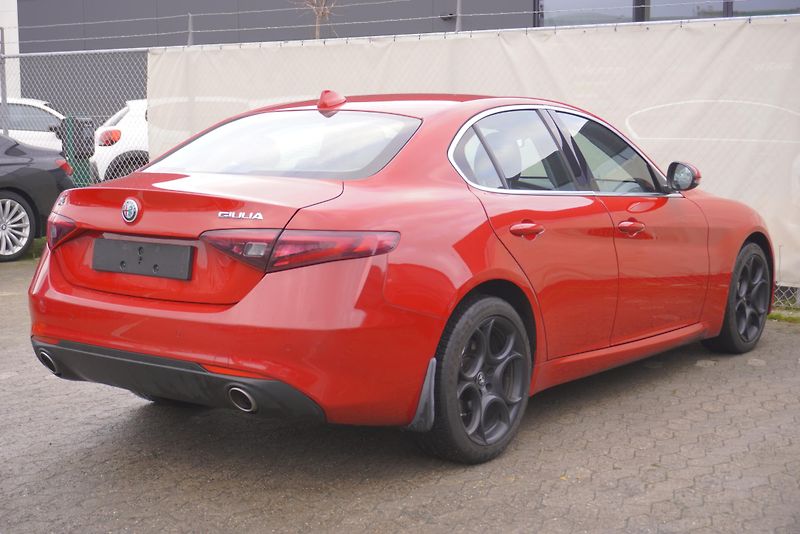 Alfa Romeo Giulia 2.2 JTD 132kW - fotka 4 z 25