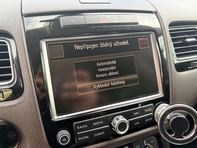 Volkswagen Touareg 3.0TDI V6 DSG 4x4 VZDUCH - fotka 41 z 56