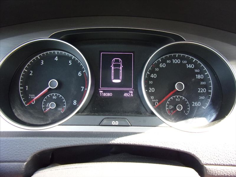 Volkswagen Golf 1,2 TSI  Variant  81kW ČR - fotka 19 z 26