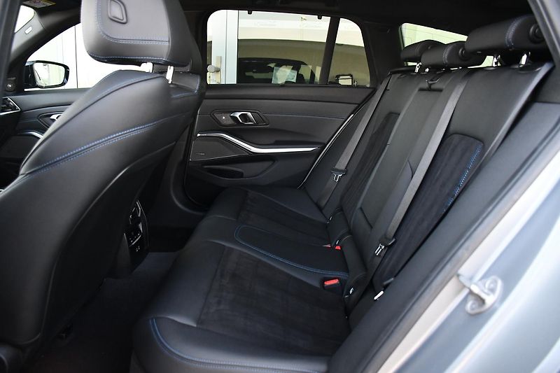 BMW Řada 3 320d xDrive MSPORT ČR 3LZÁRUKA - fotka 19 z 47