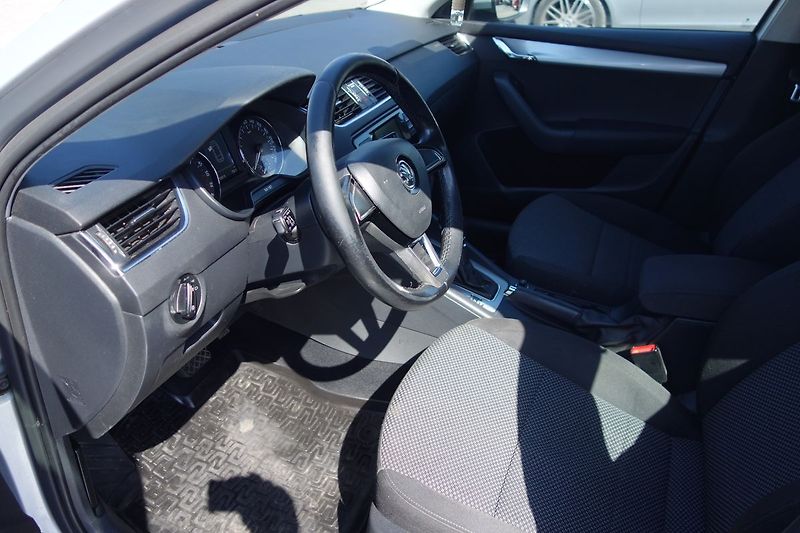 Škoda Octavia 2.0 TDI 110kW DSG - fotka 9 z 24