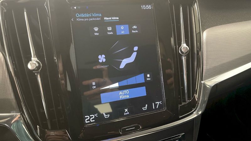 Volvo V90 (2018) Kombi Inscription 2.0 TDI 110k - fotka 34 z 38