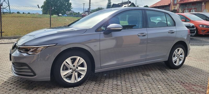 Volkswagen Golf (2021) 8 1,5TSi 96kW Life FuLLeD - fotka 9 z 45