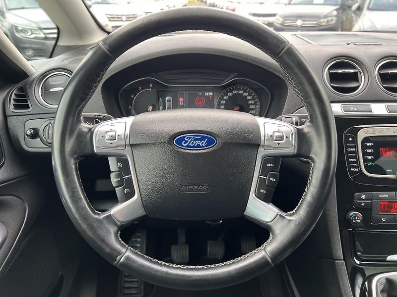 Ford S-MAX 2.0TDCi 7MÍST TAŽNÉ KLIMA ALU - fotka 16 z 46