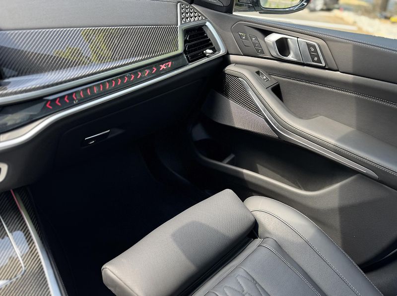 BMW X7 40d xDrive Msport PRO | max  - fotka 26 z 38