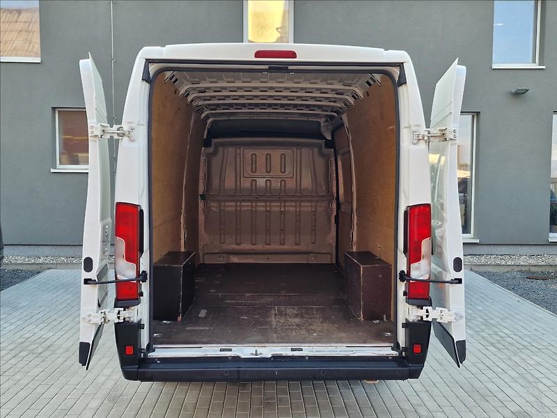 Peugeot Boxer 2.2HDI 103kW L4H2,ČR,1.Maj. - fotka 38 z 48