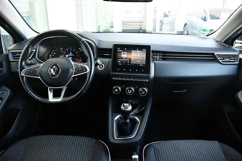 Renault Clio 1.6 E-Tech Hybrid.