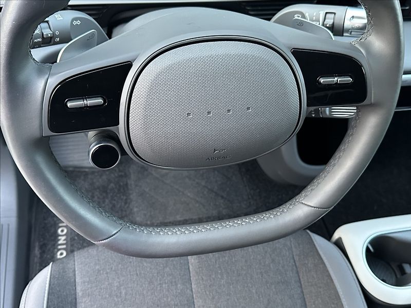 Hyundai Ioniq 5 0,0 170PS  Smart Range A/T - fotka 29 z 58