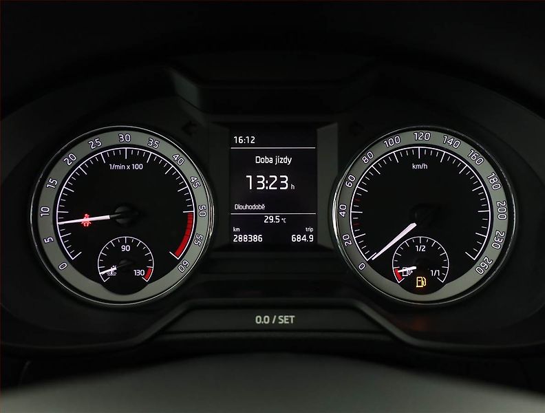 Škoda Octavia (2018) Style 1.6 TDI, Tempomat - fotka 9 z 20