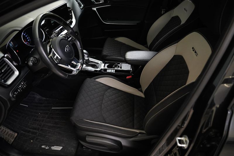 Kia Ceed - fotka 5 z 6