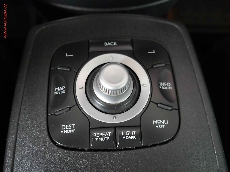 Renault Scénic (2013) 1.6 dCi, ČR, Xenon, AC - fotka 21 z 24