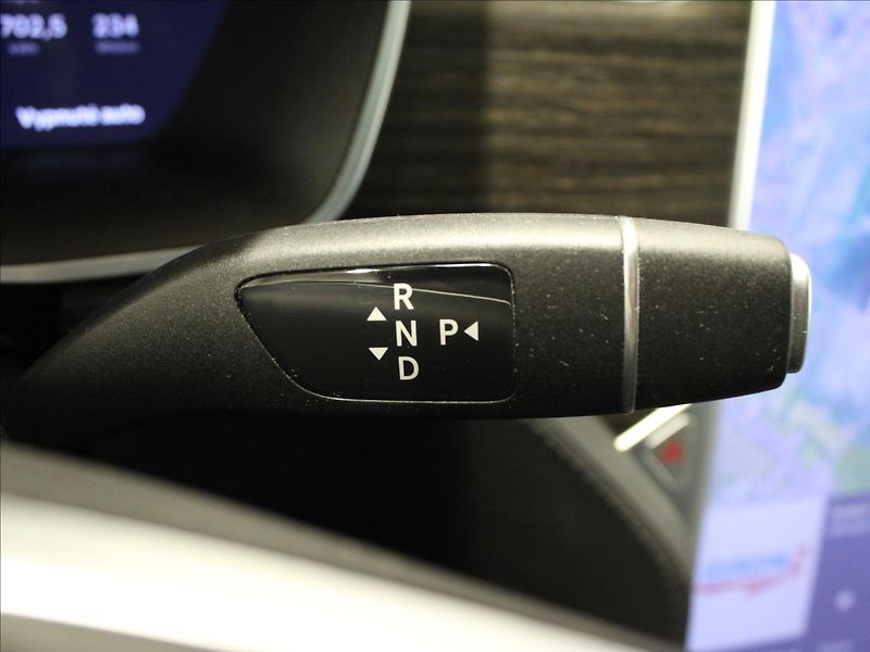 Tesla Model X 0,0 DUAL 90kWh 386KW TOP STAV - fotka 22 z 39