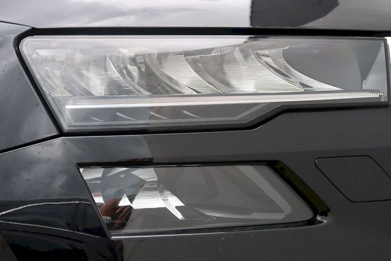 Škoda Karoq (2025) Top Selection 1.5 TSI 110 kW D - fotka 12 z 28