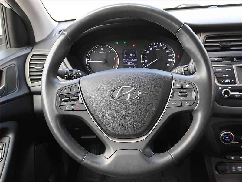 Hyundai i20 (2017) 1.4 CRDi, Tempomat - fotka 15 z 17