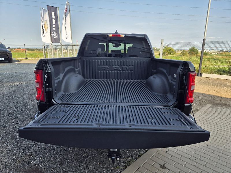 Dodge RAM (2025) 1500 Laramie Sport 3.0l - fotka 3 z 17