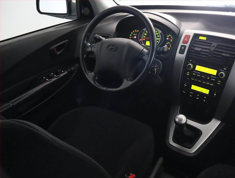 Hyundai Tucson (2009) 2.0 CRDi, 4X4 - fotka 7 z 17