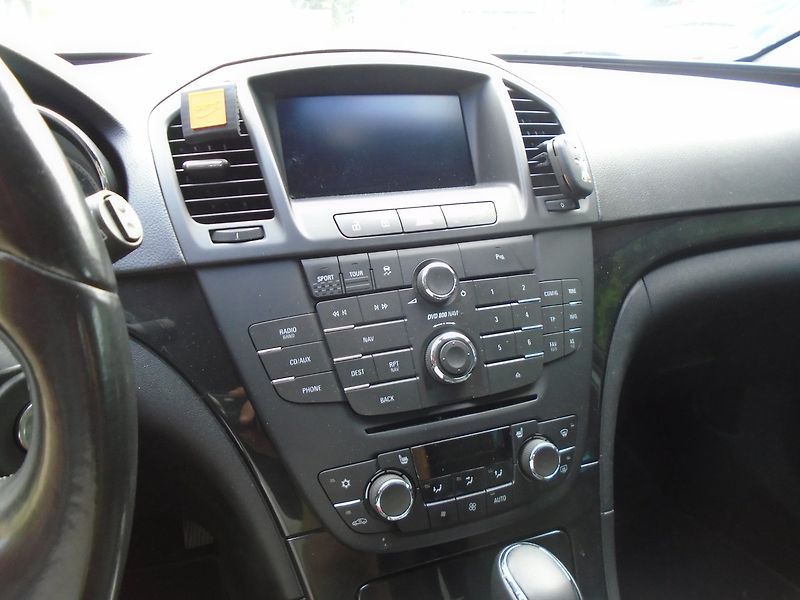 Opel Insignia (2011) 2.0 CDTi Combi 4X4 Automat - fotka 15 z 16