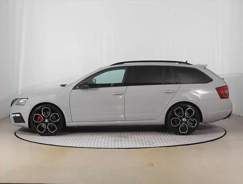 Škoda Octavia (2019) RS 2.0 TSI - fotka 3 z 27
