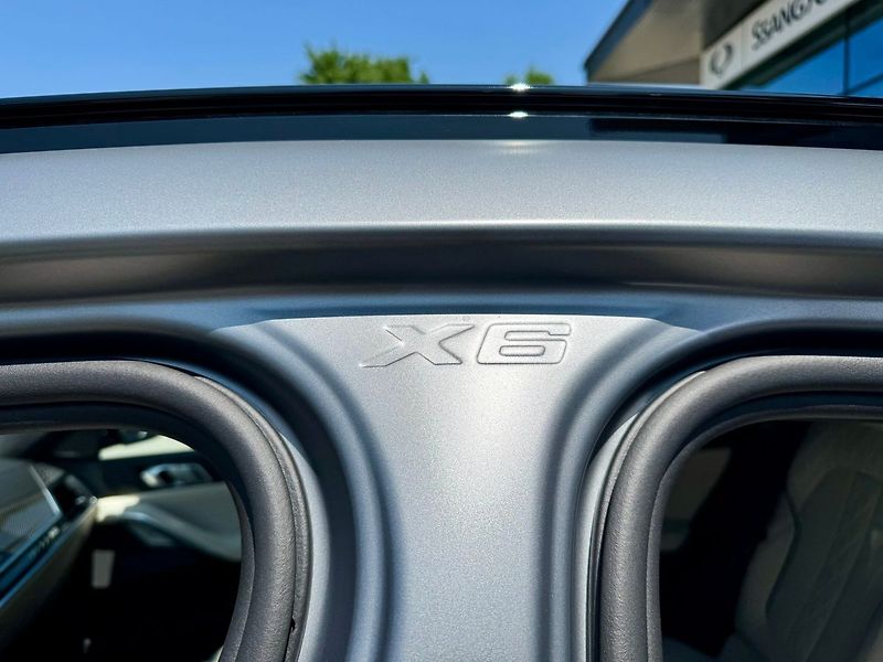 BMW X6 - fotka 22 z 28