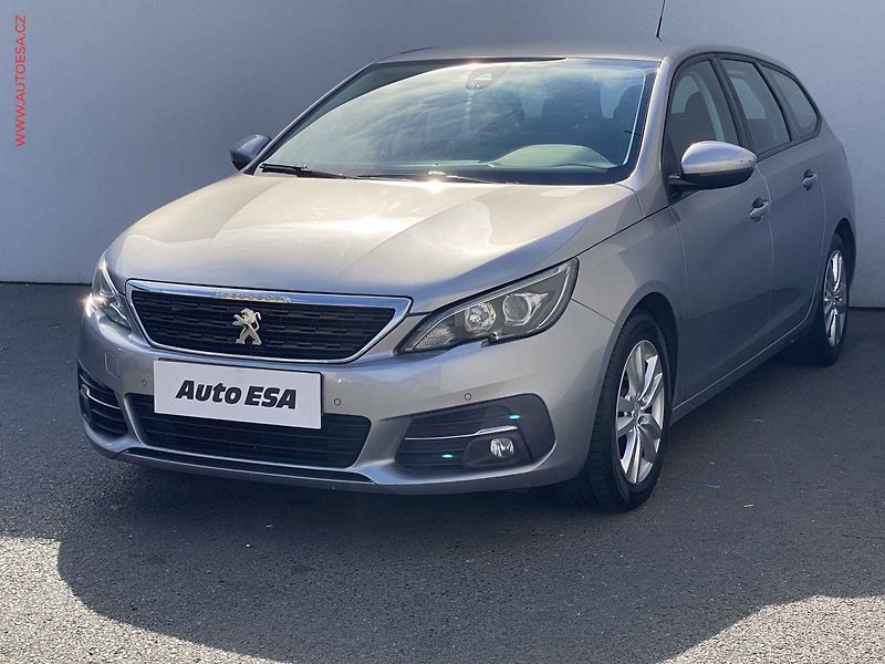 Peugeot 308 (2018) 1.6 HDi, AT, navi, AC - fotka 3 z 17