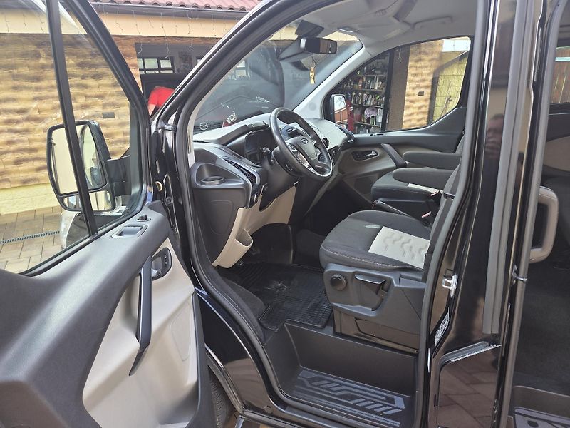 Ford Transit Custom 2.2 TDCi 114kW  5míst  - fotka 19 z 54