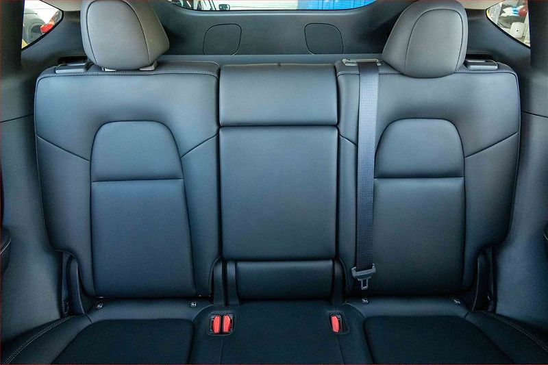 Tesla Model Y (2023) RWD LFP 60kWh, SoH 95% - fotka 10 z 23