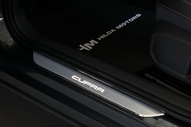 Cupra Formentor 1.5TSI 110kW LED Kamera ZÁRUKA - fotka 20 z 41