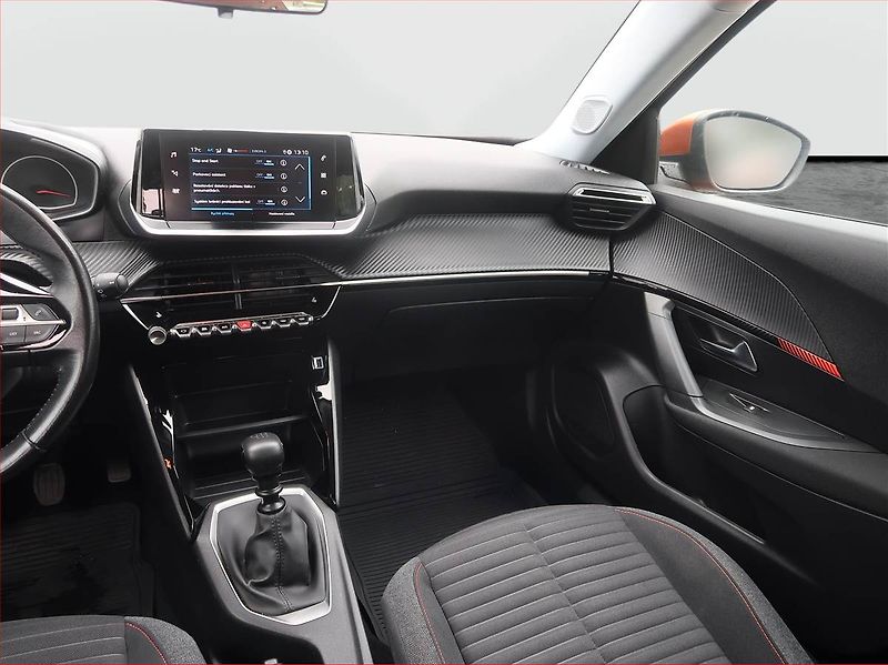 Peugeot 2008 (2021) 1.2 PureTech, ČR,1.maj - fotka 8 z 17