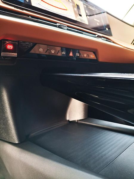 DS Automobiles DS N°8 (2026) ETOILE 350 k AWD LONG RANGE    - fotka 46 z 47
