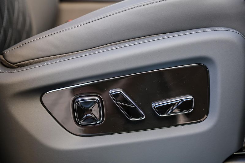 Dongfeng Ostatní (2026) M-HERO 817 II E1+a - fotka 26 z 37