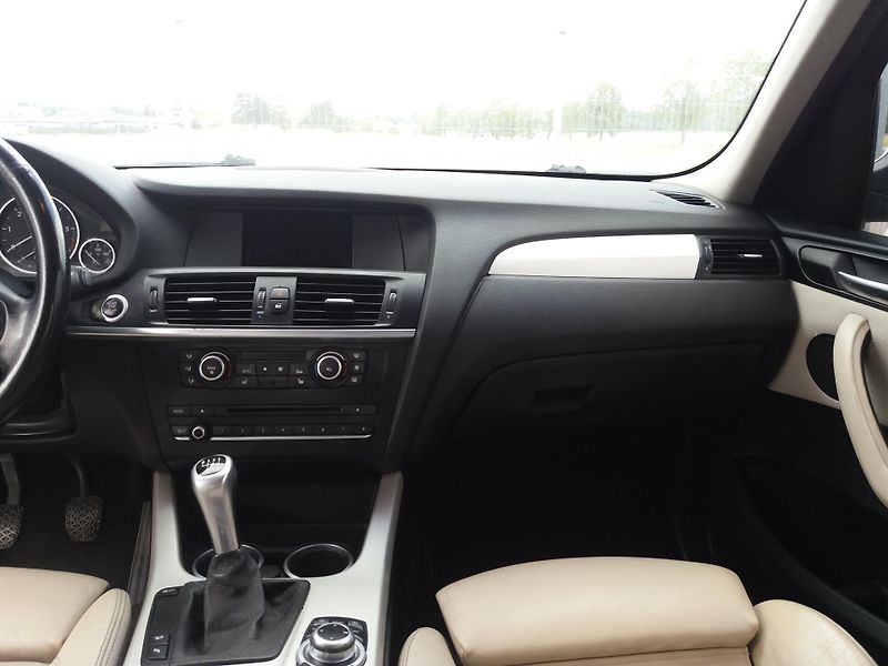 BMW X3 2.0D,4X4,XENONY,PANORAMA,NAVI! - fotka 22 z 28