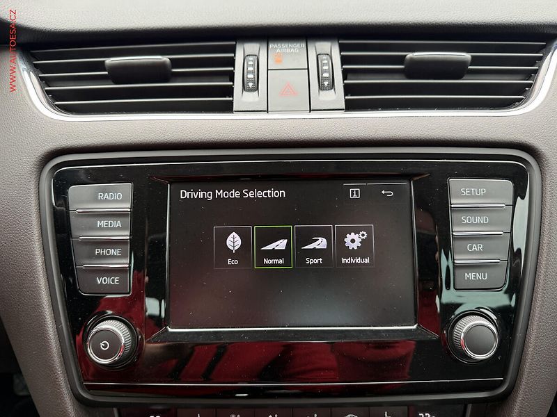 Škoda Octavia (2016) 1.8TSi, 2.maj,ČR, L&K, bixen - fotka 15 z 19
