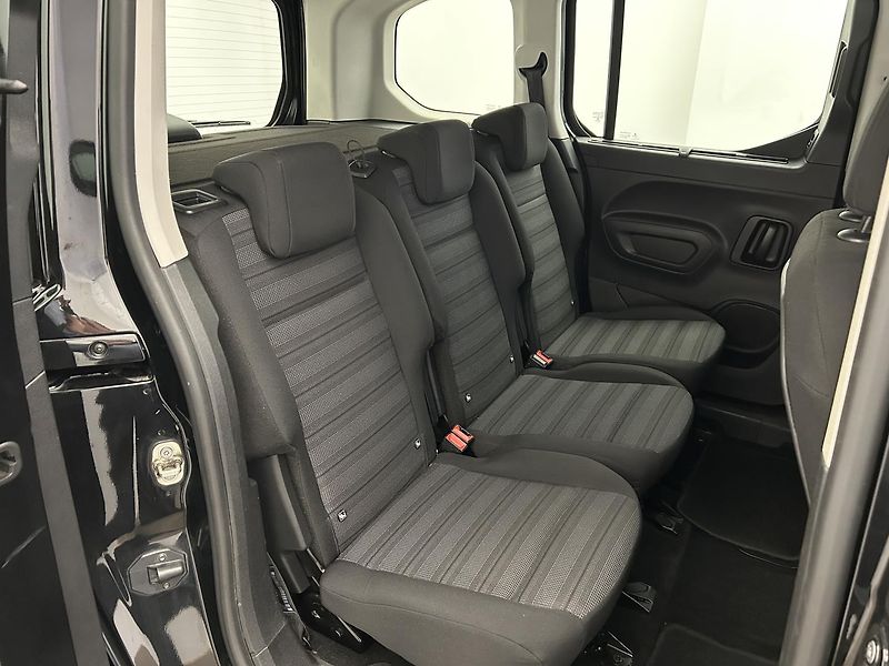 Opel Combo 1.2  Enjoy - fotka 18 z 23
