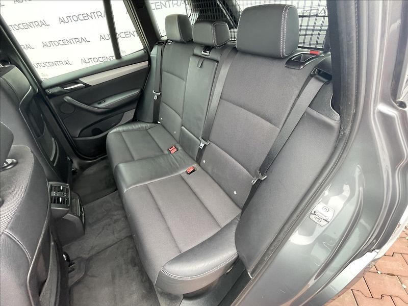 BMW X3 3,0 D,X-Drive,190kW - fotka 24 z 26