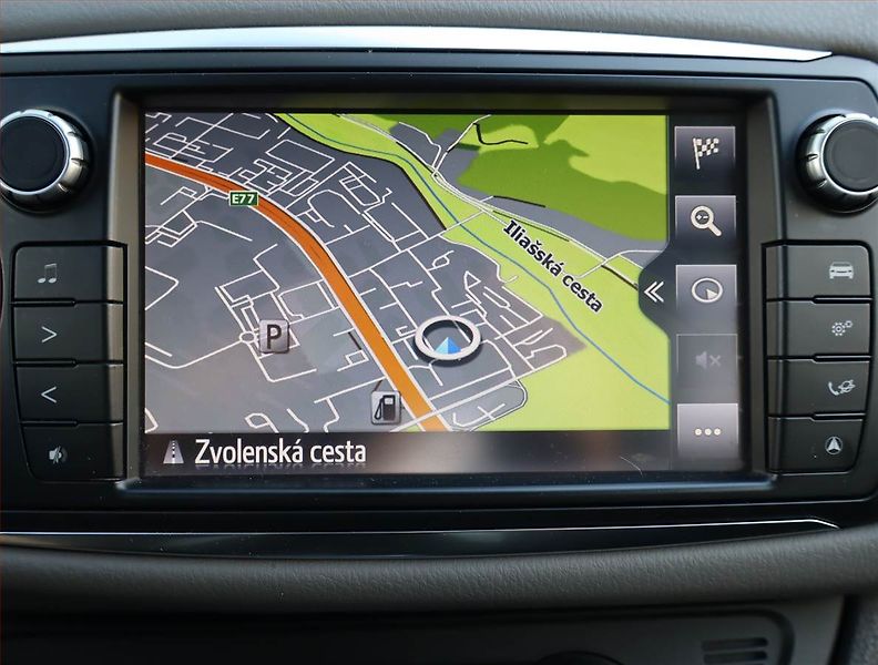 Toyota Yaris (2017) 1.5 Hybrid, Automat - fotka 16 z 19