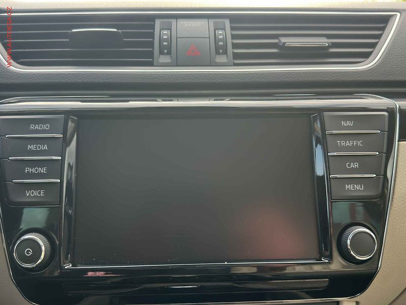Škoda Superb (2016) 2.0TSi 4x4, ČR, DSG, bixen - fotka 15 z 26