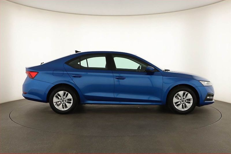 Škoda Octavia (2023) 1.0 TSI, ČR,1.maj, Serv.kniha - fotka 6 z 16