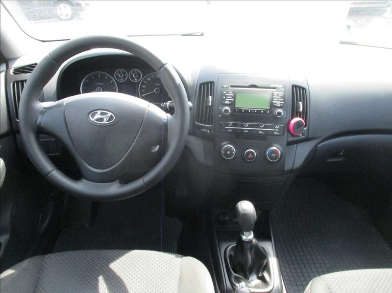 Hyundai i30 1,4 i 16v, klima, serviska, - fotka 16 z 38