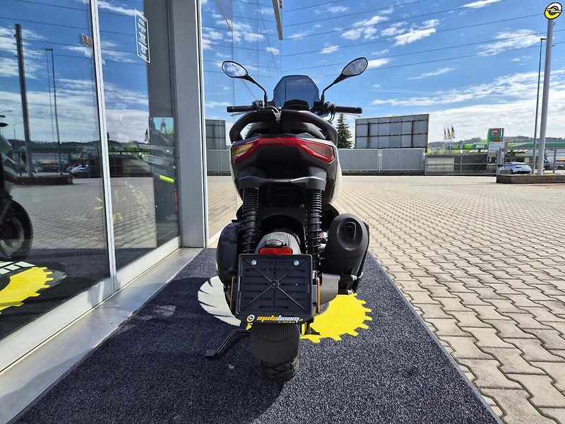 Aprilia SR GT 125 (2026) E5+ - AKČNÍ CENA - fotka 6 z 41