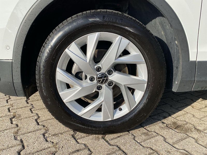Volkswagen Tiguan (2022) 2.0 TDI 4Motion DSG - fotka 29 z 33